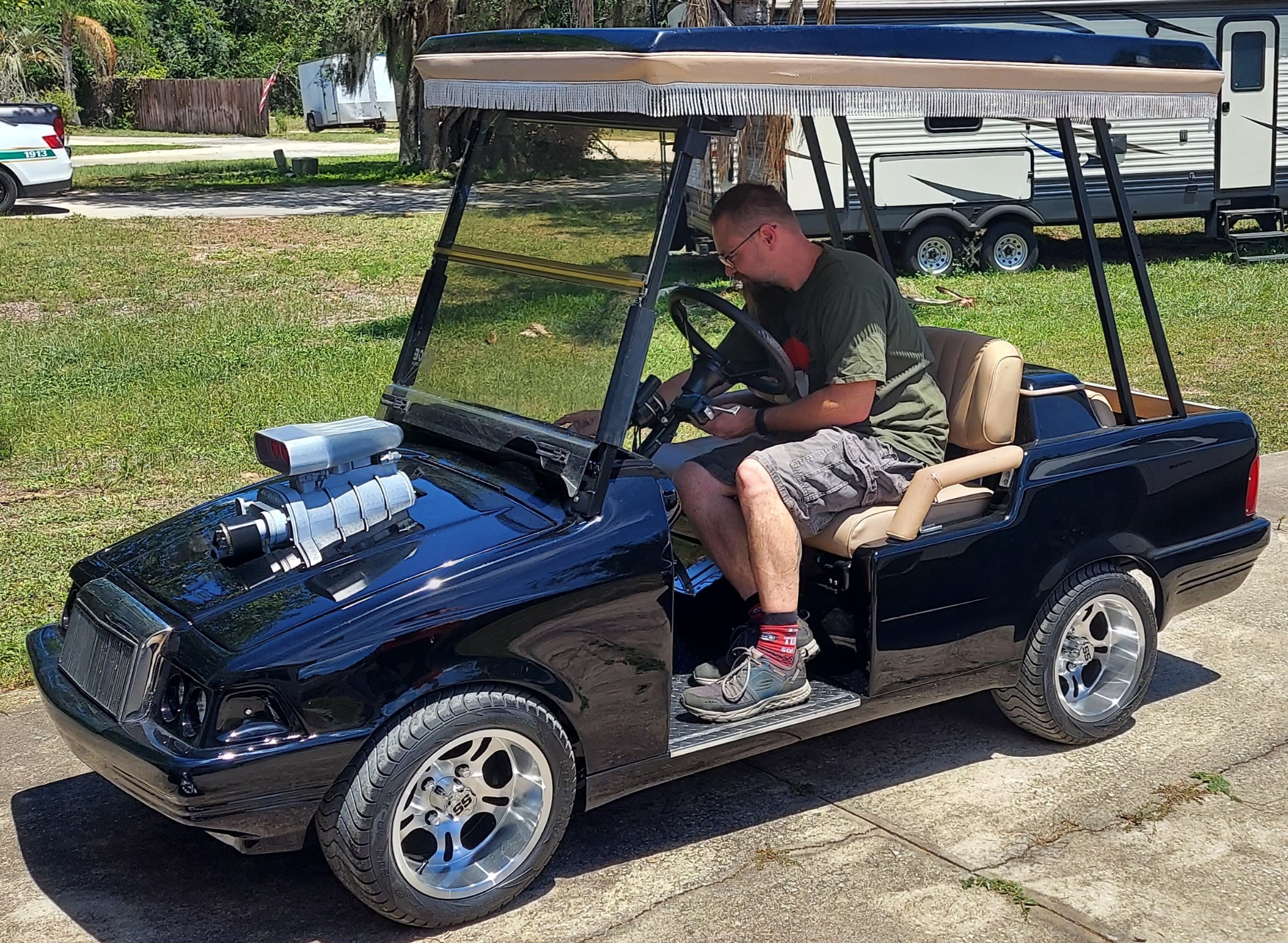 Mobile golf cart tire service call